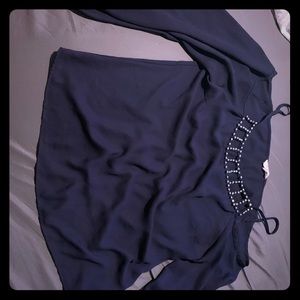 Cute blouse never worn !!